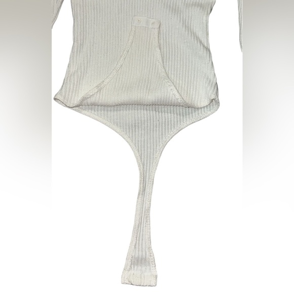 Me to We Women’s White Ribbed Bodysuit New Without Tags - Picture 4 of 5